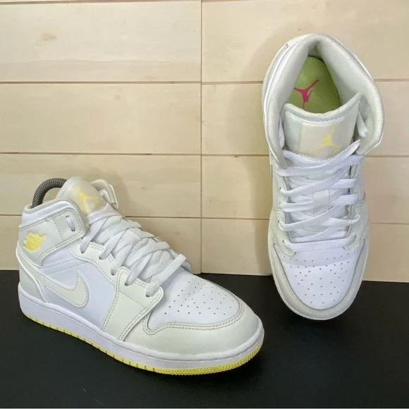 Air Jordan 1 Mid Sail Light Laser Orange Kid's Youth Size 4Y Shoes FD8780-181 - Picture 11 of 11